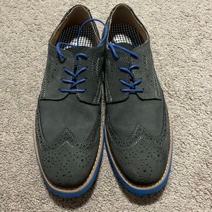 Men’s dress shoes